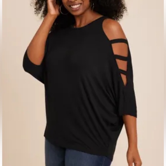 Edgely sold by Maurices cut out cold shoulder shirt. Size 2 X nwt - Picture 1 of 8